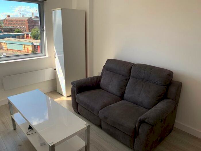 Apartment To Rent In Manor Mills, Ingram Street, LS11