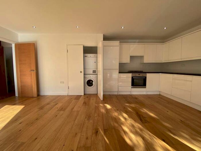 3 Bedroom House To Rent In Crescent Wood Road, Sydenham, SE26