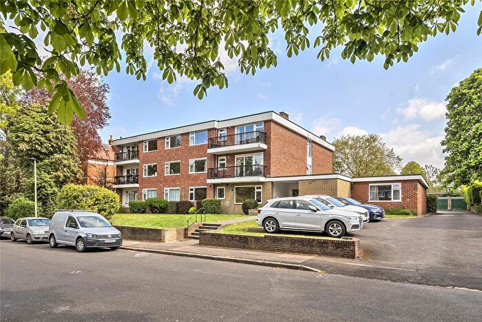 2 Bedroom Flat For Sale In Oaklands Road, Bromley, BR1