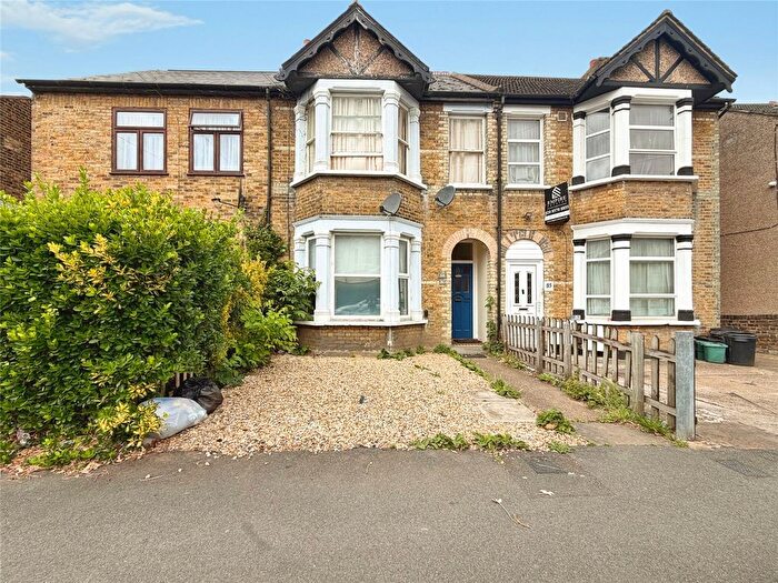 2 Bedroom Maisonette For Sale In Otterfield Road, Yiewsley, West Drayton, UB7