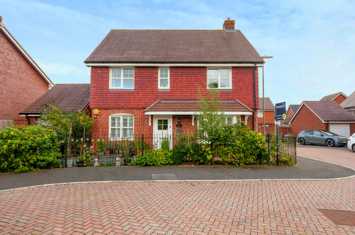 4 Bedroom Detached House For Sale In Copper Box Close, Andover, Hampshire, SP11