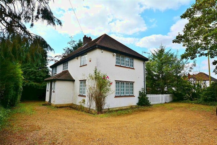 4 Bedroom Detached House To Rent In Oxhey Road, Watford, Hertfordshire, WD19