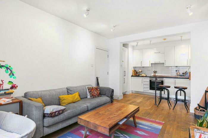 2 Bedroom Flat To Rent In Aberdeen Road, Islington, London, N5