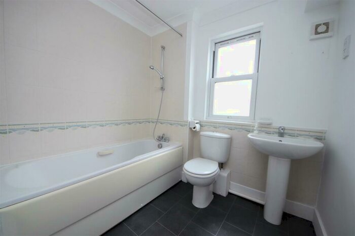 1 Bedroom Apartment For Sale In St. Matthews Gardens, Cambridge, CB1