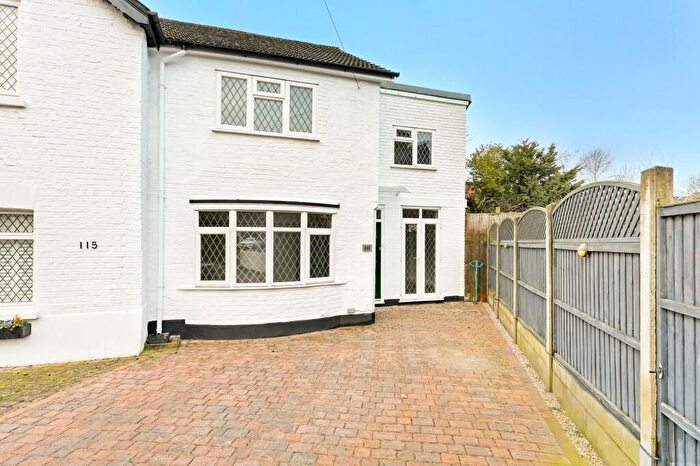 4 Bedroom Semi Detached House For Sale In Endlebury Road, London, E4