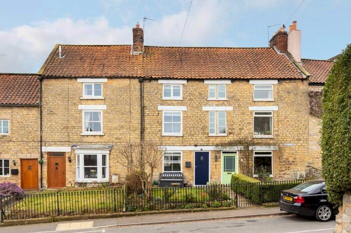 3 Bedroom Terraced House For Sale In East View, Nawton, York, YO62