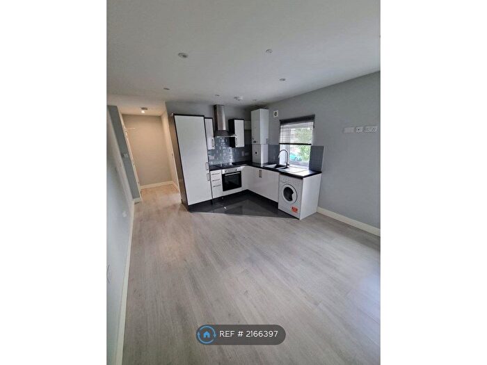 1 Bedroom Flat To Rent In Elizabeth House, Worminghall, Aylesbury, HP18