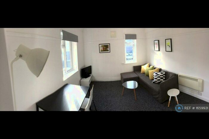 1 Bedroom Flat To Rent In Edmondsham House, Bournemouth, BH2