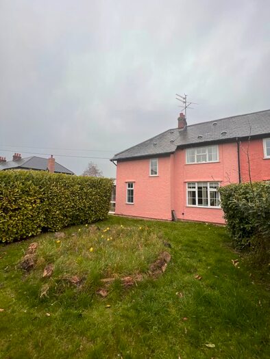 3 Bedroom Semi-Detached House To Rent In Alton Hall Lane, Stutton, IP9