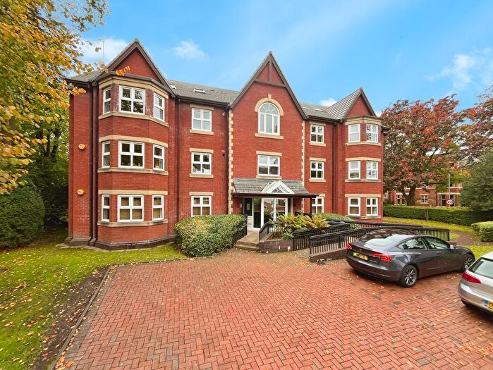 2 Bedroom Flat For Sale In Barlow Moor Road, Didsbury, Manchester, M20