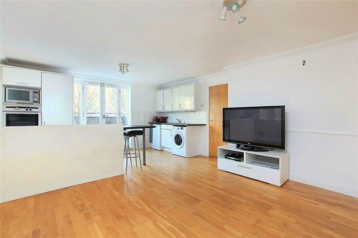 3 Bedroom Flat To Rent In Prices Court, Cotton Row, Battersea, SW11