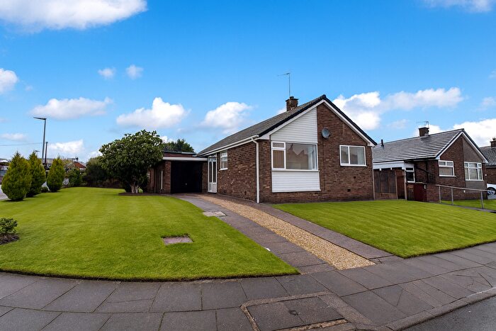2 Bedroom Bungalow To Rent In Turton Close, Bury, BL8