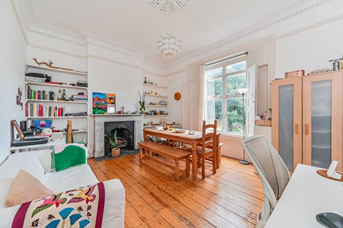 1 Bedroom Flat To Rent In Guildford Road, Stockwell, London, SW8