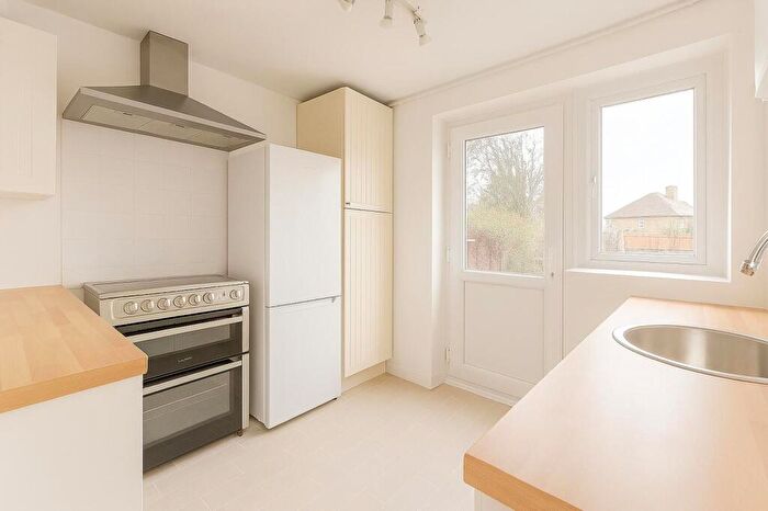 2 Bedroom Property To Rent In Thetford Road, Dagenham, RM9