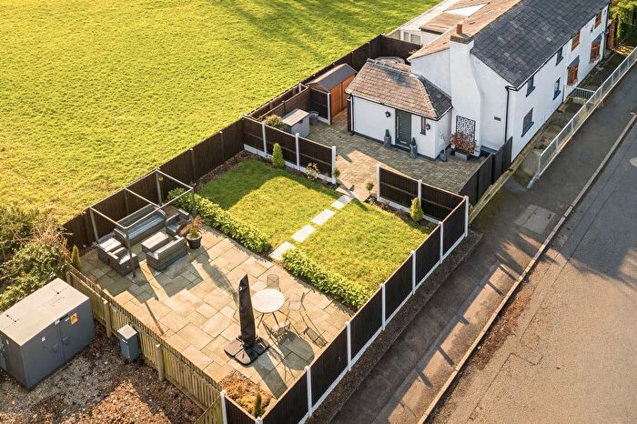 2 Bedroom Semi-detached House For Sale In Paradise Lane, Leyland, PR26