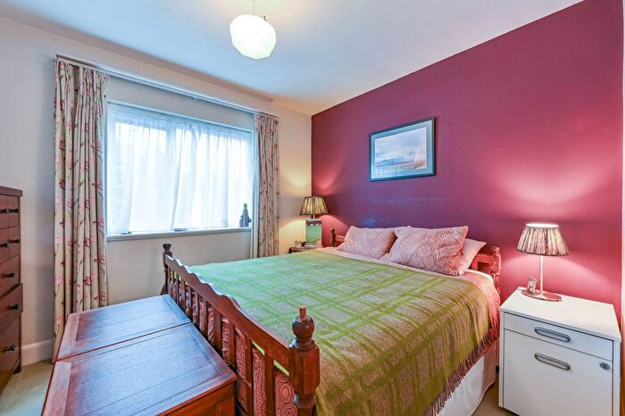 2 Bedroom Flat To Rent In Castellain Road, Little Venice, London, W9