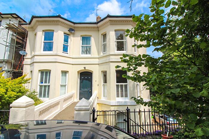 2 Bedroom Flat To Rent In Rusthall Road, Tunbridge Wells, TN4