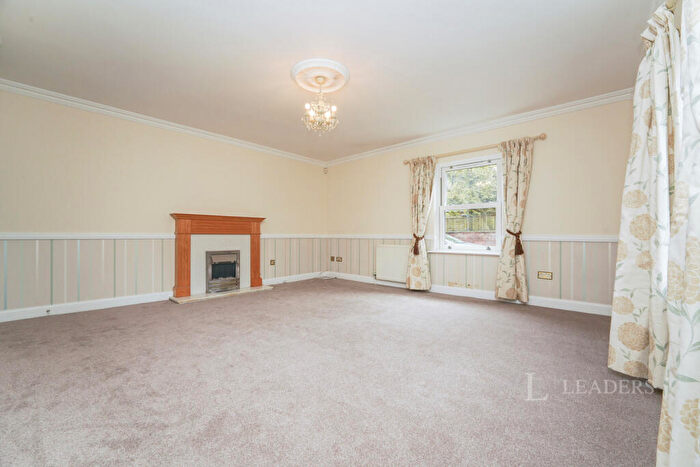 2 Bedroom Flat To Rent In Carpenters Lane, Cirencester, Gloucestershire, GL7