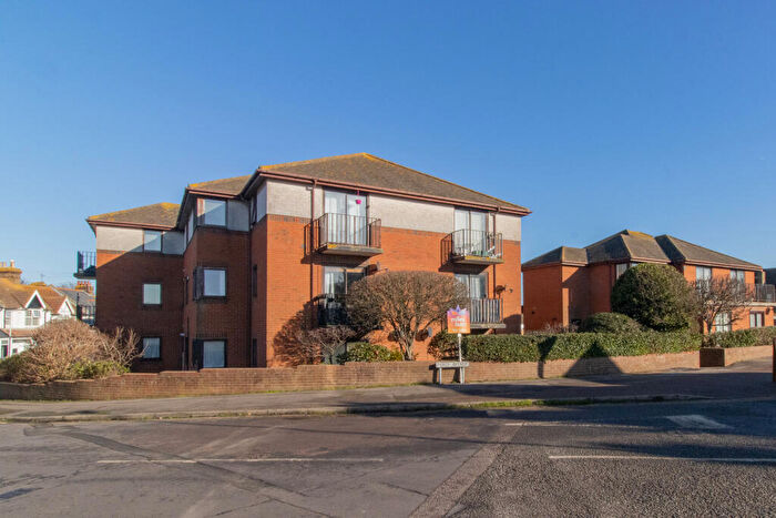 2 Bedroom Flat For Sale In George Hill Road, Broadstairs, CT10