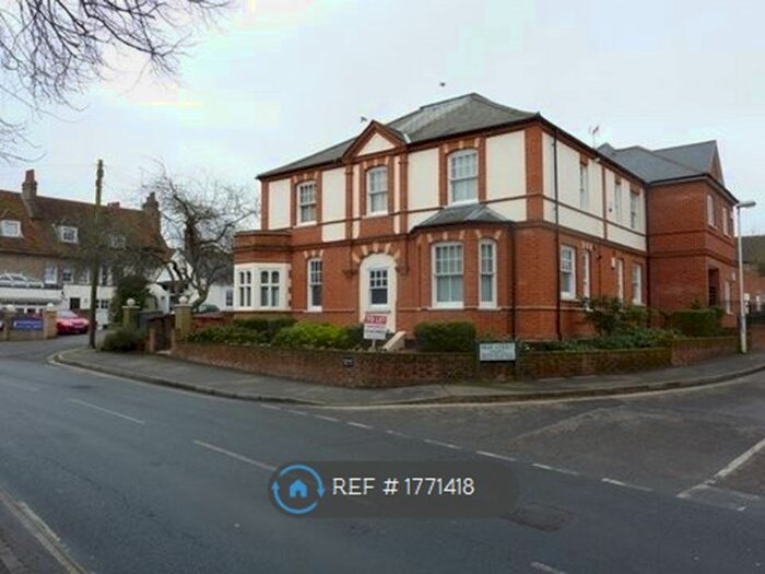 1 Bedroom Flat To Rent In High Street, Great Baddow, Chelmsford, CM2