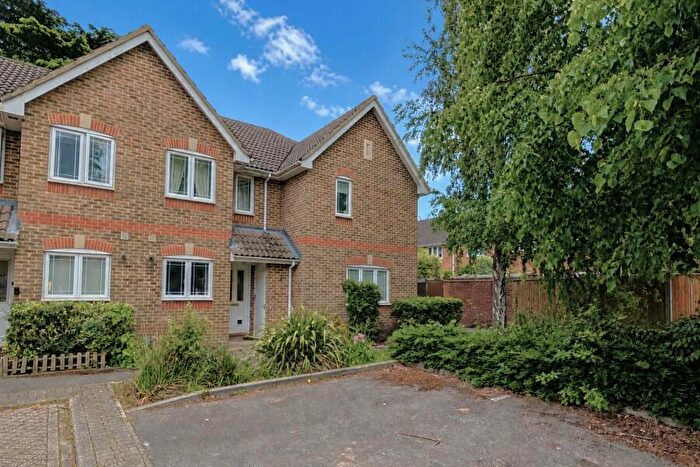2 Bedroom Terraced House To Rent In Knaphill, Woking, Surrey, GU21