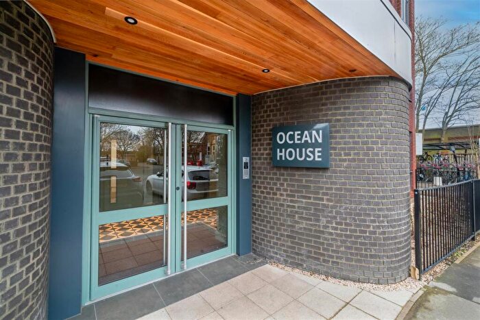 2 Bedroom Flat To Rent In Station Approach, Cheam, SM2