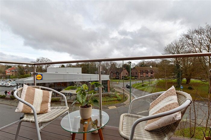 1 Bedroom Flat For Sale In North Street, Horsham, West Sussex, RH13