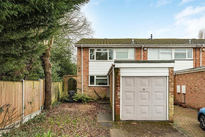 3 Bedroom Property For Sale In St. Johns Court, Buckhurst Hill, IG9