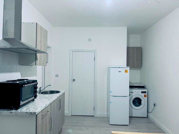 Studio To Rent In Ilford, IG2