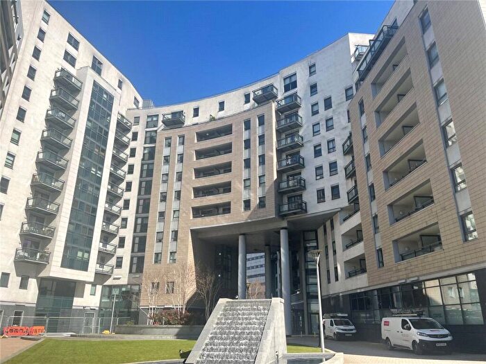1 Bedroom Apartment To Rent In Gateway North, Crown Point Road, Leeds, LS9