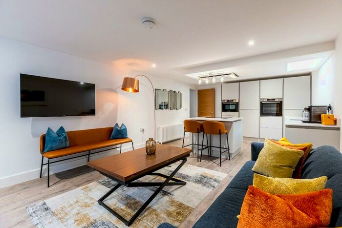 3 Bedroom Serviced Apartments To Rent In William Street, Edinburgh, EH3