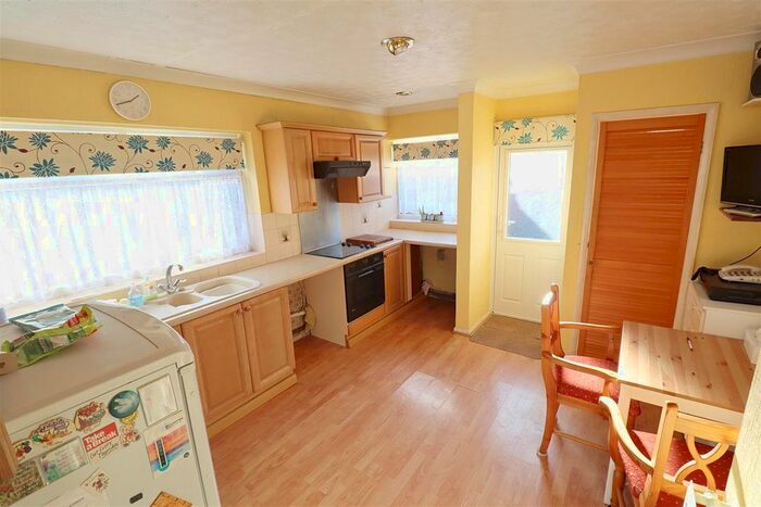 2 Bedroom Semi-Detached Bungalow For Sale In Brain Valley Avenue, Black Notley, Braintree CM77