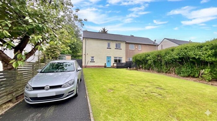 3 Bedroom Semi-Detached House For Sale In Park Road, Barnoldswick, BB18