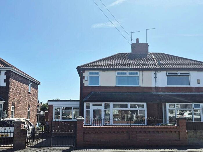 4 Bedroom Semi-Detached House For Sale In Hazeldene Road, New Moston, M40