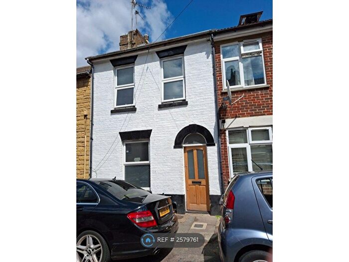 4 Bedroom Terraced House To Rent In East Street, Chatham, ME4