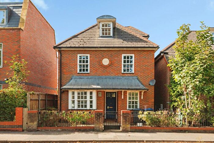 4 Bedroom Detached House To Rent In Thames Street, Weybridge, Surrey, KT13