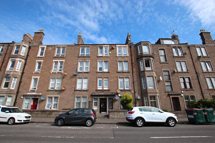 2 Bedroom Flat To Rent In Clepington Road, Dundee, DD3
