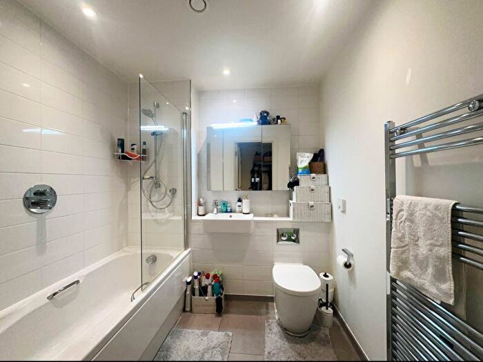 1 Bedroom Apartment For Sale In Capitol Way, London, NW9
