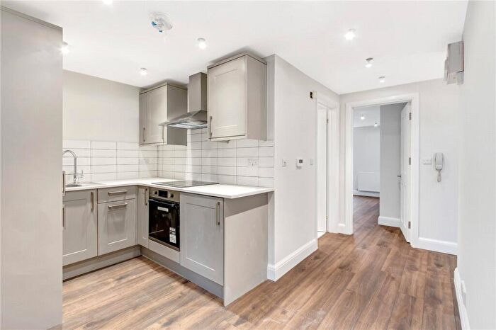 2 Bedroom Apartment To Rent In Hercules Street, London, N7