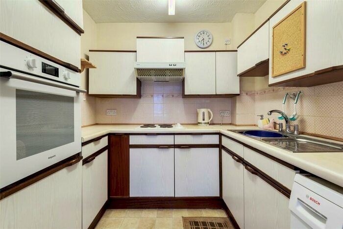 1 Bedroom Apartment For Sale In Stafford Road, Wallington, SM6