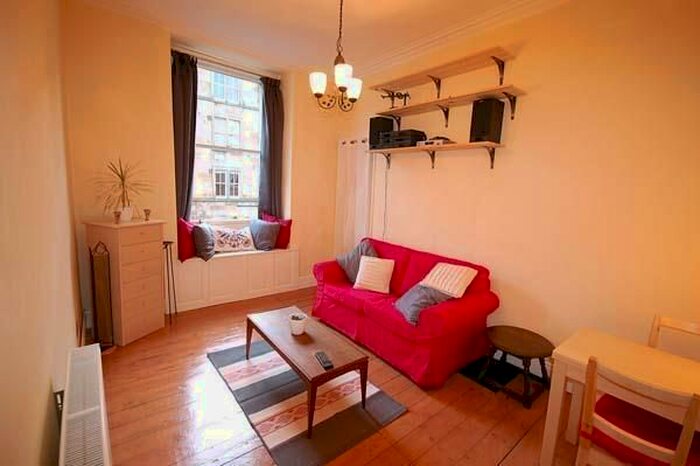 2 Bedroom Flat To Rent In Caledonian Place, Edinburgh, EH11