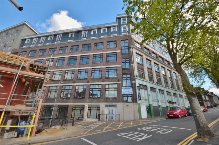 2 Bedroom Flat To Rent In Midland Road, Luton LU2