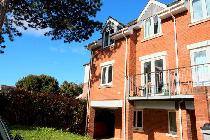 1 Bedroom Flat To Rent In Walsworth Road, Hitchin, SG4