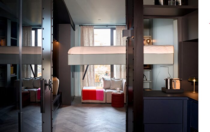 Studio To Rent In Haydon Way, London, SW11