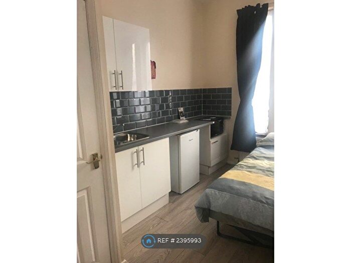 Studio To Rent In Belmont Road, London, N15