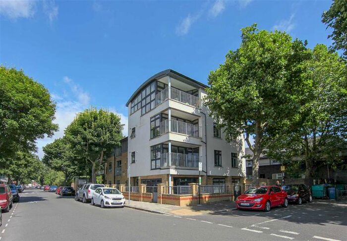 2 Bedroom Flat To Rent In Willow Walk, London, SE1