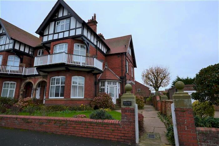 2 Bedroom Flat To Rent In South Crescent Avenue, Filey, YO14