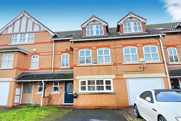 4 Bedroom Terraced House For Sale In Alberbury Avenue, Timperley, Altrincham, WA15