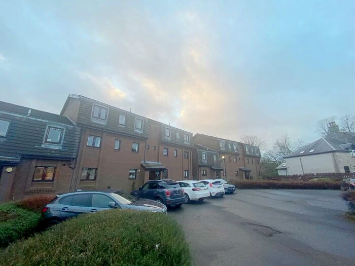 2 Bedroom Flat To Rent In Park View, Strathaven, Lanarkshire, ML10