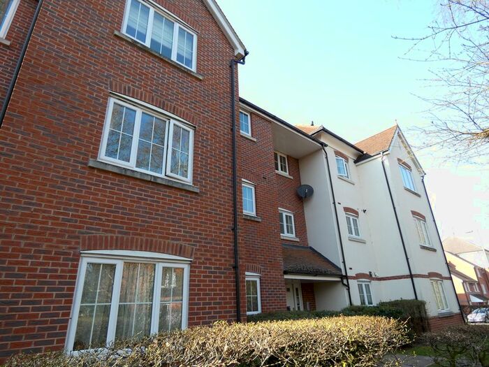 2 Bedroom Flat To Rent In Elvetham Rise, Basingstoke, RG24